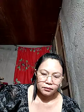 Everleigh mom online show from November 2025 10:48:02 AM