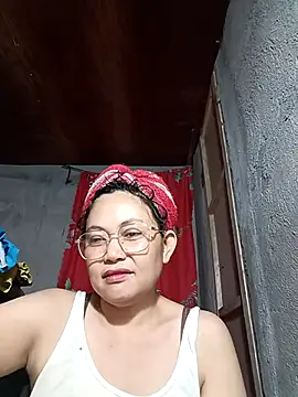 Everleigh mom online show from December 2025 02:32:02 AM