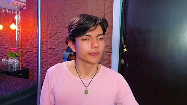 Snapshot of alandelrey57 chatting on September 2025 04:46:02 AM alandelrey57 online show from September 2025 04:46:02 AM