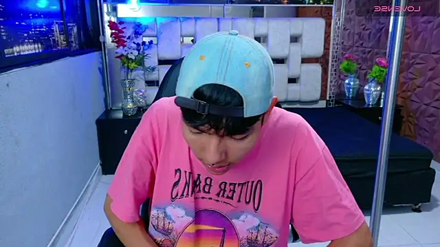 Snapshot of alandelrey57 chatting on December 2025 04:20:02 AM alandelrey57 online show from December 2025 04:20:02 AM