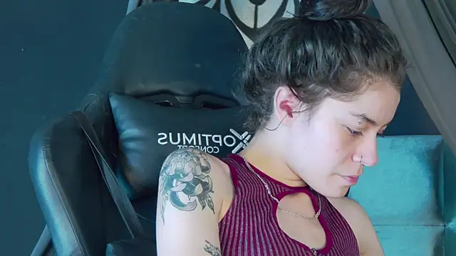 RavennMoonn online show from September 2025 08:00:02 PM