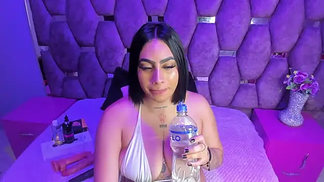 Snapshot of nikky_latin chatting on September 2025 03:21:02 AM nikky latin online show from September 2025 03:21:02 AM