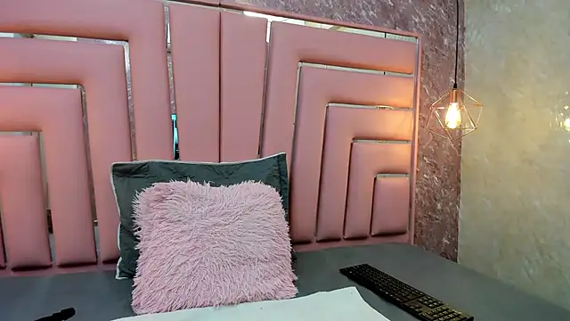 ALYANNA HOT  online show from January 2026 11:57:02 AM