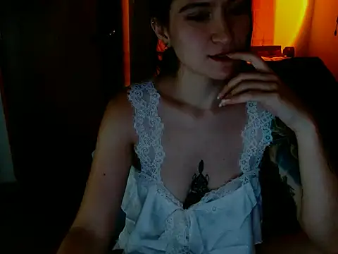 lia ana online show from May 2026 05:47:01 AM
