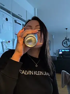 Snapshot of SwedishBaabe chatting on October 2025 10:57:02 AM SwedishBaabe online show from October 2025 10:57:02 AM