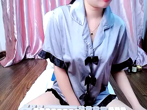 Snapshot of yuna-ka chatting on February 2026 12:55:01 PM yuna-ka online show from February 2026 12:55:01 PM