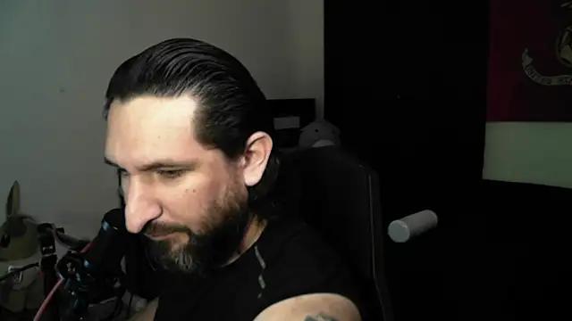 DevilPup75  online show from May 2026 04:00:01 PM