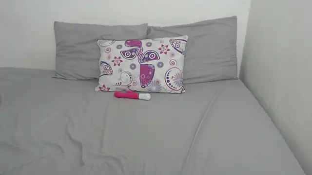 Tiiana online show from October 2025 01:23:01 PM