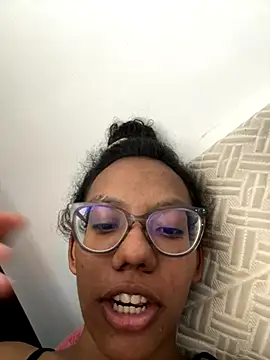 Valen1800 online show from September 2025 06:42:01 PM