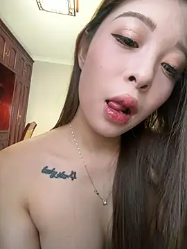 Snapshot of tuanzi125216 chatting on January 2026 07:00:01 AM tuanzi125216 online show from January 2026 07:00:01 AM