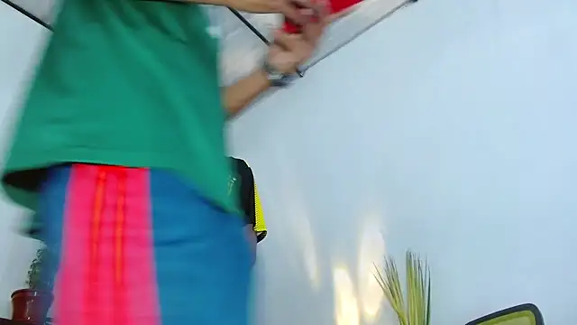 skinny23cm online show from April 2026 07:00:01 PM