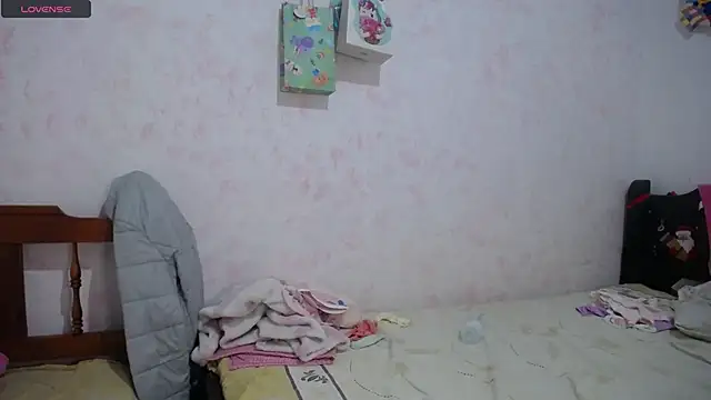 Snapshot of Pregnant_Kloe chatting on January 2026 12:01:02 AM Pregnant Kloe online show from January 2026 12:01:02 AM