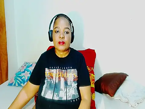Snapshot of Love-Racheal75 chatting on May 2026 03:54:01 PM Love-Racheal75 online show from May 2026 03:54:01 PM
