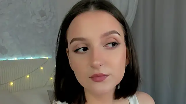 FalineBeacher online show from April 2026 01:06:02 AM