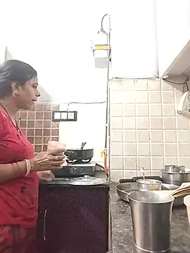 Soniya Roy online show from May 2026 05:03:02 AM