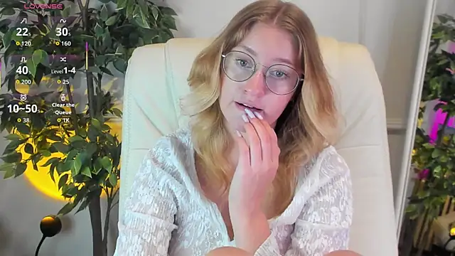 Nerissa xo online show from October 2025 09:02:01 PM