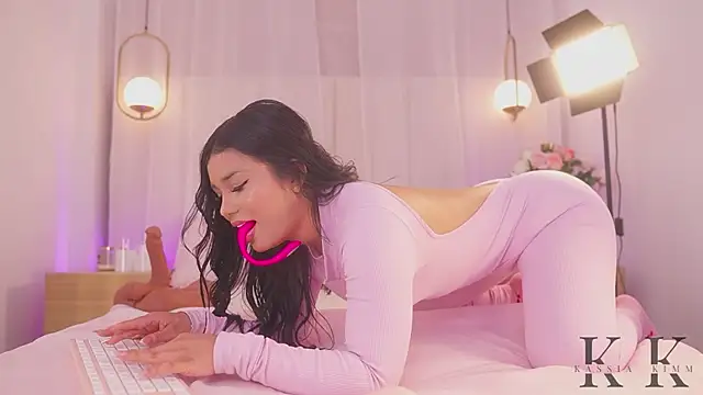 kassia kim online show from April 2026 06:13:05 AM