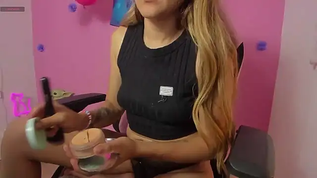 Snapshot of Alice_VIP chatting on November 2025 03:40:02 AM Alice VIP online show from November 2025 03:40:02 AM