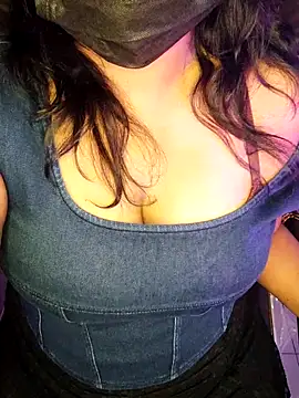 darling devil online show from November 2025 07:36:01 PM