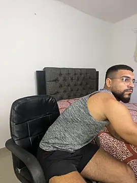 vincentjaxon online show from November 2025 10:25:02 AM