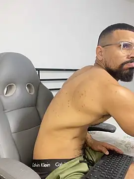 vincentjaxon online show from February 2026 08:05:01 PM