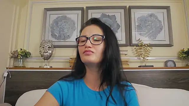 Snapshot of HellenDesire chatting on November 2025 03:49:02 AM HellenDesire online show from November 2025 03:49:02 AM