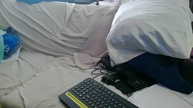 Luv2SuckBWC92 online show from November 2025 07:13:01 PM