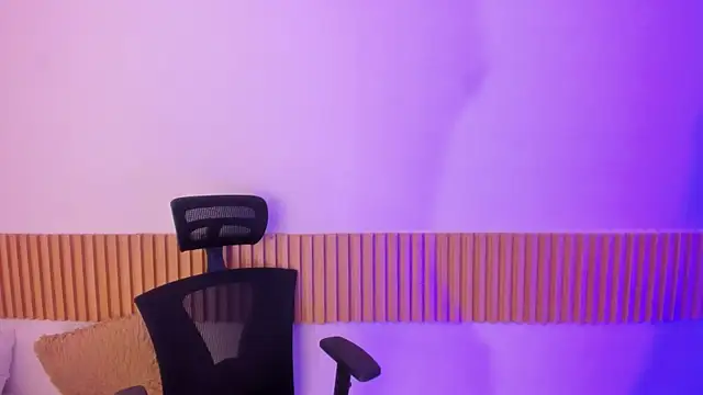 OliviaSweett online show from October 2025 07:00:01 PM