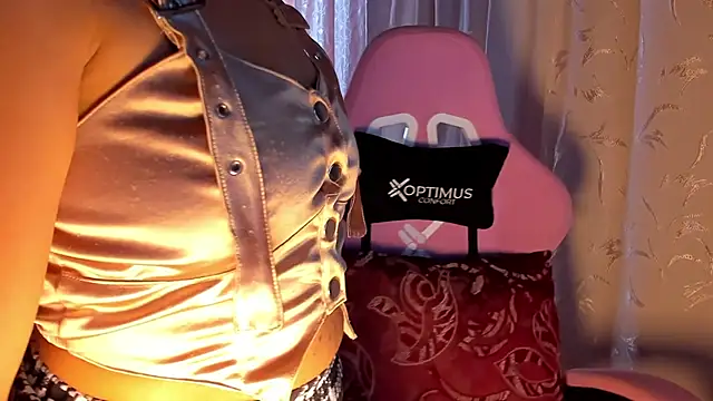 Snapshot of MelanyOconner chatting on September 2025 03:57:01 PM MelanyOconner online show from September 2025 03:57:01 PM