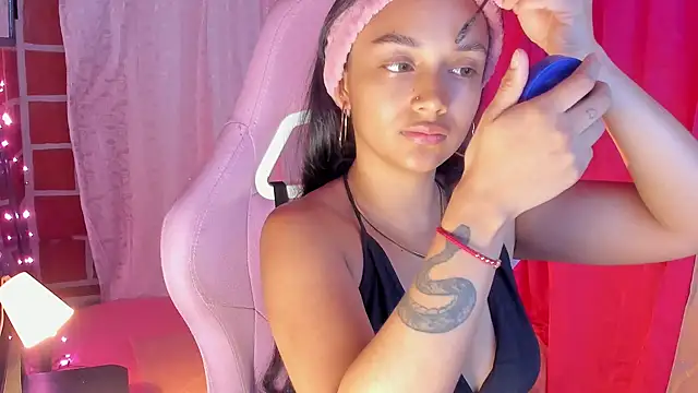 Snapshot of MelanyOconner chatting on February 2026 03:41:02 PM MelanyOconner online show from February 2026 03:41:02 PM