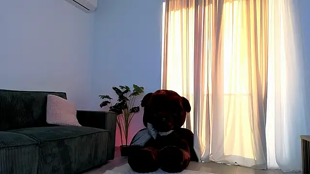 EmaHallee online show from June 2026 02:58:02 AM