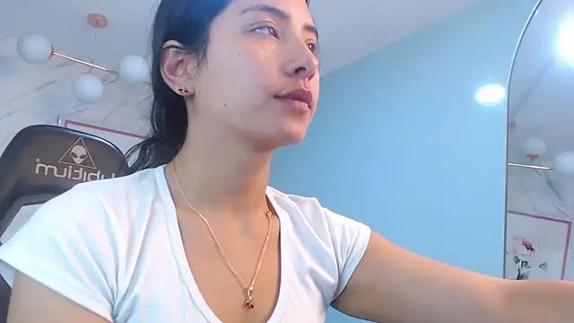 victoria hernandez t  online show from April 2026 01:00:02 PM