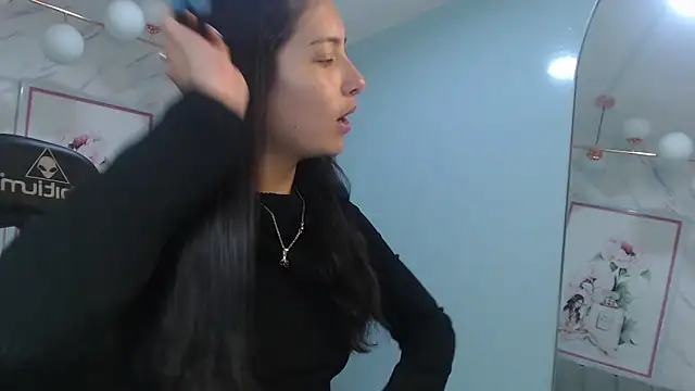 Snapshot of victoria_hernandez_t_ chatting on June 2026 01:12:01 PM victoria hernandez t online show from June 2026 01:12:01 PM