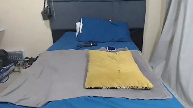 Snapshot of AfricanPopi chatting on April 2026 06:17:01 PM AfricanPopi online show from April 2026 06:17:01 PM