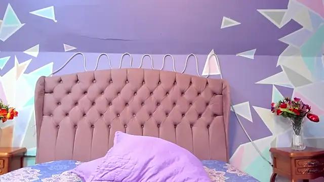 Snapshot of CloeyGraweing chatting on December 2025 01:40:02 PM CloeyGraweing online show from December 2025 01:40:02 PM