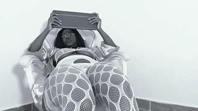 Snapshot of hoot_emily chatting on September 2025 05:51:02 AM hoot emily online show from September 2025 05:51:02 AM