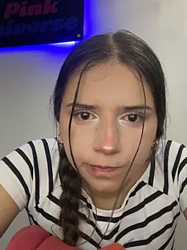 Snapshot of LilithAbril chatting on November 2025 05:07:02 AM LilithAbril online show from November 2025 05:07:02 AM