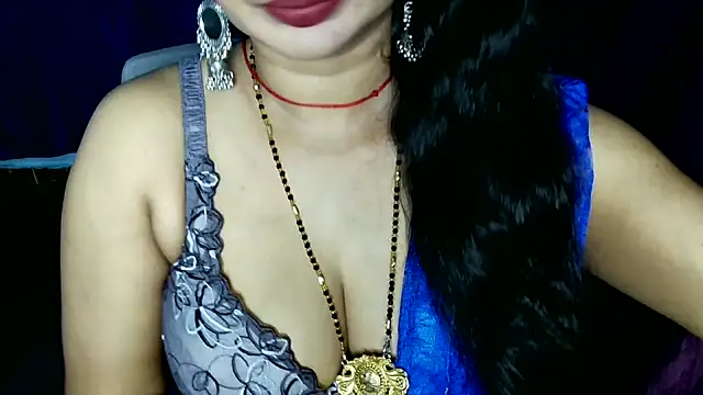 Snapshot of QUEEN_SAKHI- chatting on June 2026 06:10:01 PM QUEEN SAKHI- online show from June 2026 06:10:01 PM