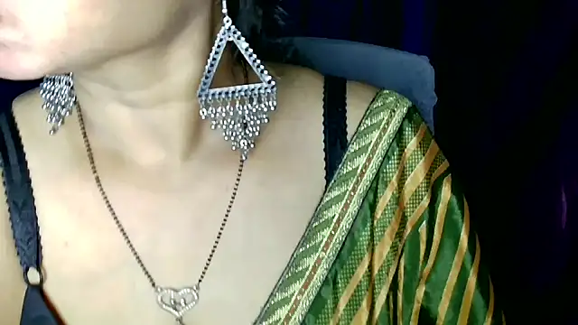 Snapshot of QUEEN_SAKHI- chatting on June 2026 06:05:01 AM QUEEN SAKHI- online show from June 2026 06:05:01 AM