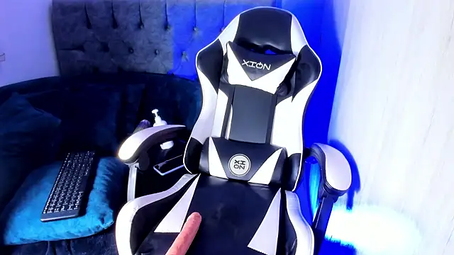 SafiroBlake online show from October 2025 03:49:02 AM