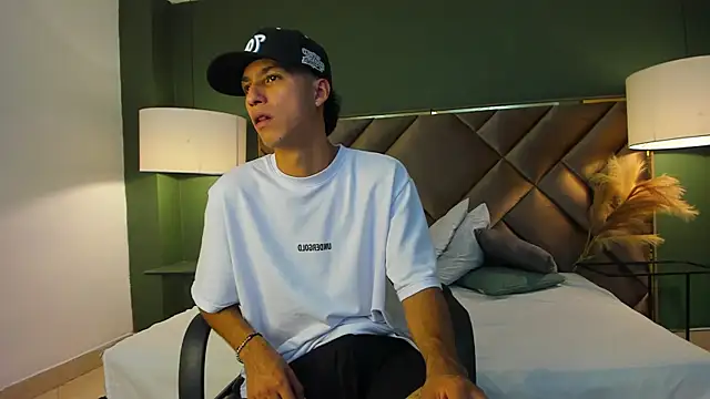 Marcus Jeron online show from October 2025 04:11:01 AM