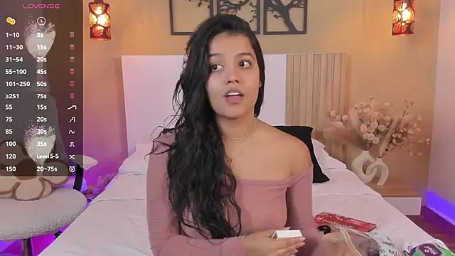 Camila Bustamante online show from November 2025 03:25:02 PM