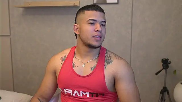 Thiago Valente online show from February 2026 01:05:02 PM