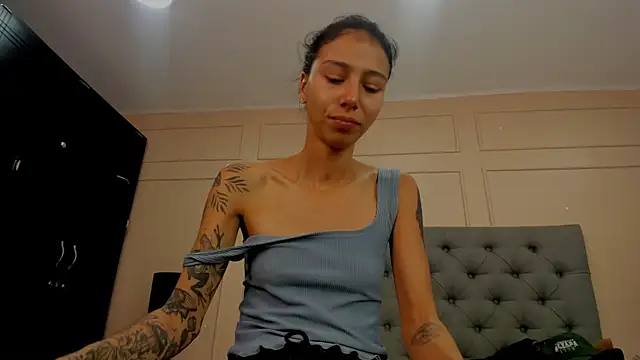 Snapshot of ZoeQuinn chatting on February 2026 07:51:01 PM ZoeQuinn online show from February 2026 07:51:01 PM