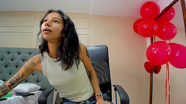 Snapshot of ZoeQuinn chatting on February 2026 06:04:02 PM ZoeQuinn online show from February 2026 06:04:02 PM