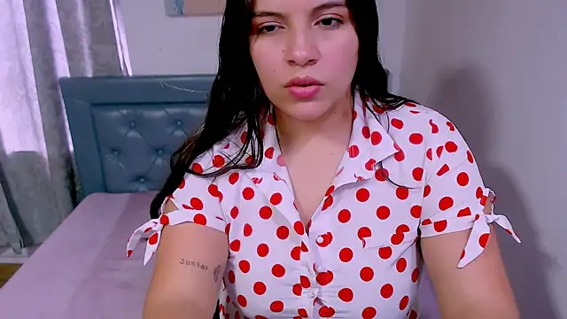 Snapshot of sarah_aguilar chatting on October 2025 05:41:02 PM sarah aguilar online show from October 2025 05:41:02 PM