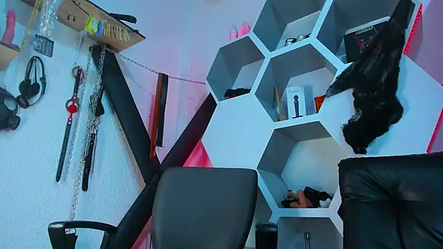 Snapshot of Madame_Deborass chatting on October 2025 04:46:02 AM Madame Deborass online show from October 2025 04:46:02 AM