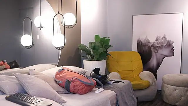 Ariaa Isabell online show from February 2026 06:50:01 PM