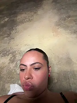 Chloe Leaozinho online show from May 2026 01:46:02 AM
