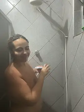 Chloe Leaozinho online show from May 2026 02:08:02 AM